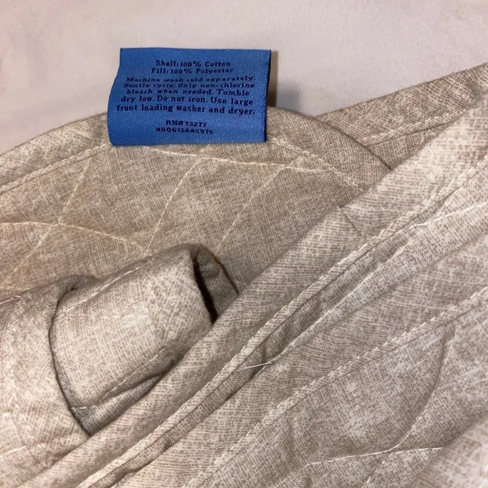 Vera Wang Bed Queen Coverlette Blanket